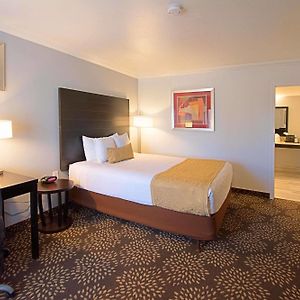 Suite mit Queensize-Bett für Gäste mit Behinderungen