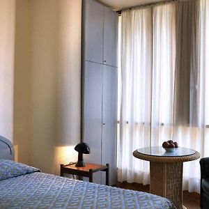 Standard Zimmer mit Kingsize-Bett