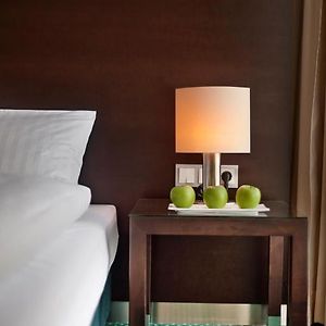 Zimmer mit Kingsize-Bett