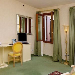 Classic Dreibettzimmer