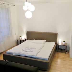 Studio mit Kingsize-Bett