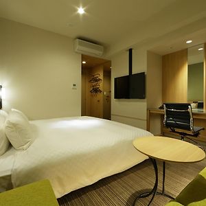Zimmer mit Kingsize-Bett