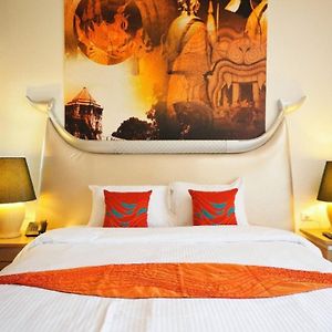 Zimmer mit Kingsize-Bett