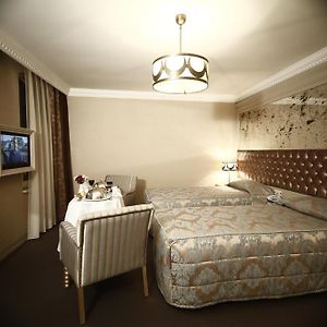 Standard Zimmer mit Kingsize-Bett