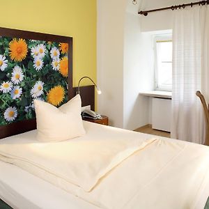 Zimmer mit Queensize-Bett