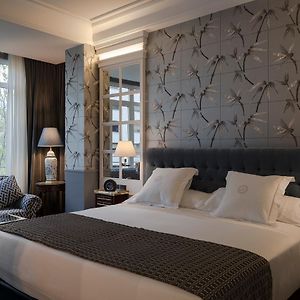 Deluxe Zimmer mit Kingsize-Bett