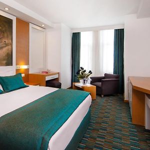 Großes Dreibettzimmer im Nebengebäude