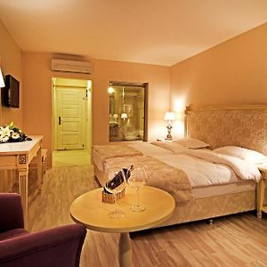 Deluxe Zimmer mit Kingsize-Bett
