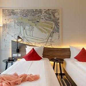 Standard Zimmer mit zwei Einzelbetten