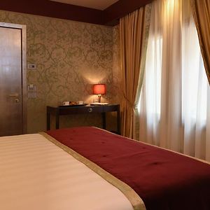 Prestige Zimmer mit Kingsize-Bett