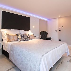 Großes Zimmer