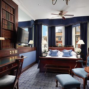 Superior Zimmer mit Kingsize-Bett