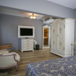 Deluxe Zimmer mit Kingsize-Bett