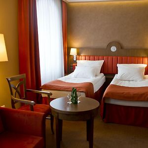 Zimmer mit zwei Einzelbetten