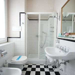 Standard Zimmer mit zwei Einzelbetten