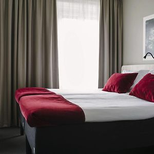 Familien-Zimmer mit zwei Einzelbetten