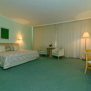 Studio mit Queensize-Bett
