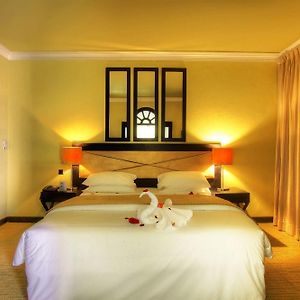 Zimmer mit Kingsize-Bett