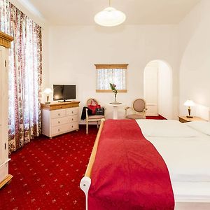 Standard Zimmer mit Kingsize-Bett