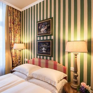 Standard Zimmer mit Kingsize-Bett