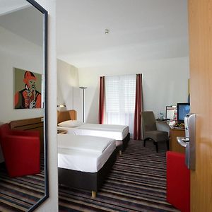 Zimmer mit zwei Einzelbetten