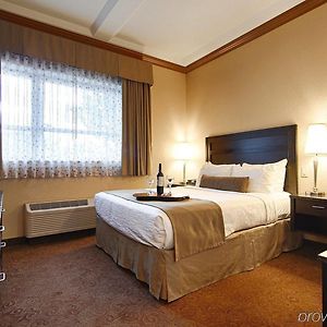 Suite mit Queensize-Bett für Gäste mit Behinderungen