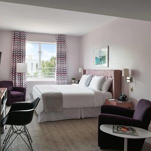 Zimmer mit Kingsize-Bett