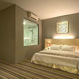 Deluxe Zimmer mit Kingsize-Bett