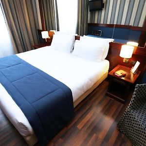Standard Zimmer mit Kingsize-Bett