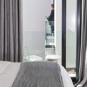 Urban Zimmer mit Kingsize-Bett