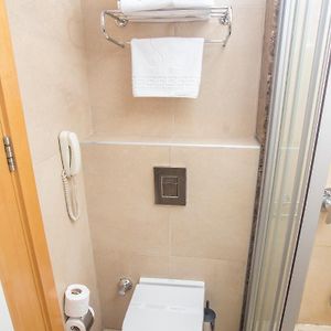 Standard Zimmer mit zwei Einzelbetten
