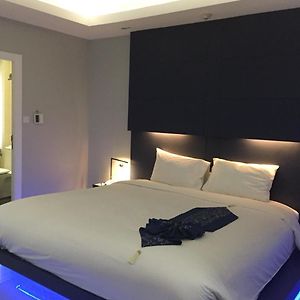 Standard Zimmer mit Kingsize-Bett