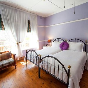 Zimmer mit zwei Einzelbetten