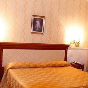 Dreibettzimmer