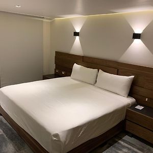 Standard Zimmer mit Kingsize-Bett