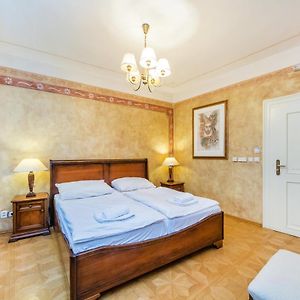 Deluxe Zimmer mit Kingsize-Bett