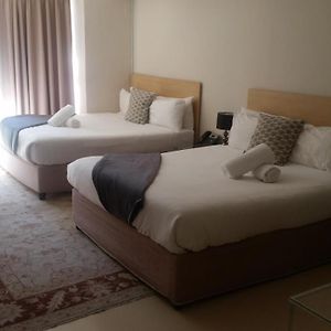 Zimmer mit Kingsize-Bett