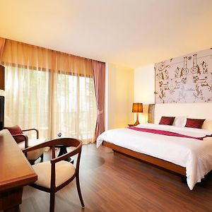 Eck-Zimmer mit Kingsize-Bett