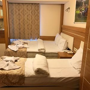 Standard Zimmer mit Kingsize-Bett