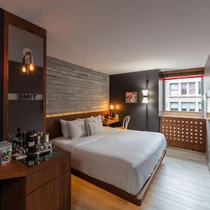 Deluxe Zimmer mit Kingsize-Bett