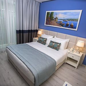 Deluxe Zimmer mit Kingsize-Bett
