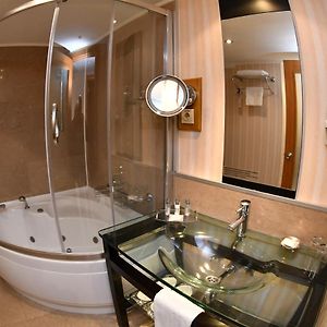 Deluxe Zimmer mit Kingsize-Bett