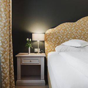 Deluxe Zimmer mit Kingsize-Bett