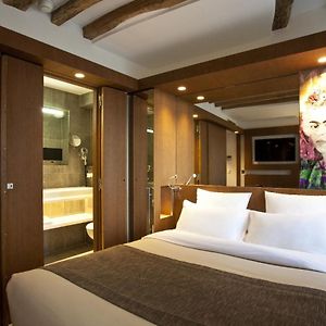 Deluxe Zimmer mit Kingsize-Bett