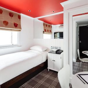 Zimmer mit Kingsize-Bett