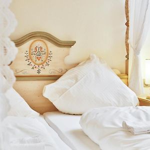 Deluxe Zimmer mit Kingsize-Bett
