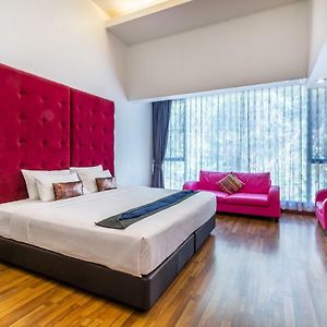 Honeymoon Studio
