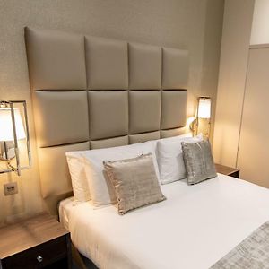 Standard Zimmer mit Kingsize-Bett