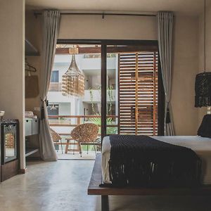 Zimmer mit Kingsize-Bett