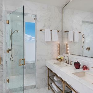 Zimmer mit zwei Einzelbetten